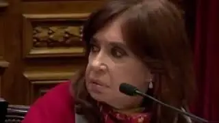 Cristina Kirchner se tira un pedo en pleno congreso.