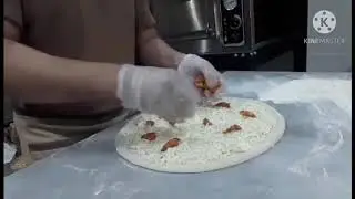 Dynamite Chicken Pizza
