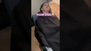 POWDER PRANK 😂#barber #prank #powder