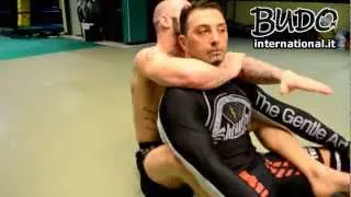 Filippo Stabile e Fabio Ambrosini - Tecniche MMA - Strangolamento da dietro (MI feb.2013)