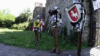 Rytieri na Dev&iacute;ne (kult&uacute;rne podujatie) a hrad (teda zr&uacute;canina) Dev&iacute;n.