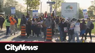 College support staff block campus entrance as Ontario-wide strike continues