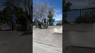 Big 180 Noseblunt At John Landes! #skateboardvibes #skatepark