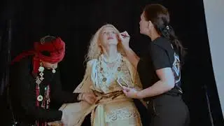 TRADITIONAL MUSE  -  CREAREA MACHIAJULUI