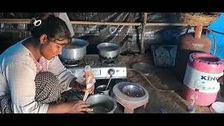 या पोहे खायाला 😋