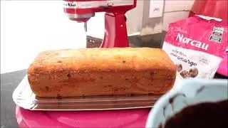 BOLOTONE NATALINO COM GOTAS DE CHOCOLATE/ BOLO FOFINHO DE NATAL/ BOLO COM CHOCOLATE.