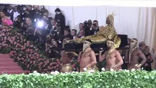 Billy Porter's arrival at Met Gala 2019