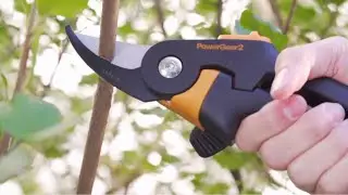 Fiskars Bypass Pruning Shears 58&rdquo; Garden Clippers   Plant Cutting Scissors with Sharp Precision Grou