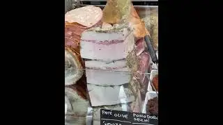 Esperienza All’antico Vinaio a due passi dal Duomo. Vera schiacciata fiorentina.