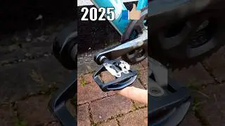 Bike pedals 3#cyclingevolution #cliplesspedals #flatpedals #cyclinggear #roadcycling #bikeshorts