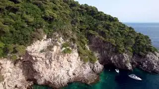 Bi&scaron;evo, Komiza isla