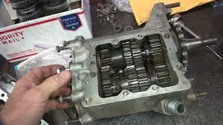 #102 barn find 1965 74ci panhead transmission 1st look 4-speed rusty trans harley by tatro machine