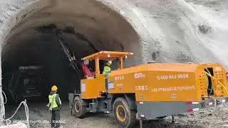 Rock drilling machine for 7&times;6m tunnel
