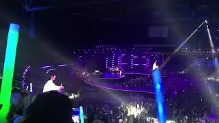 Люди подпевают Димашу (Любовь уставших лебедей) - People singing along with Dimash (Love of tired sw