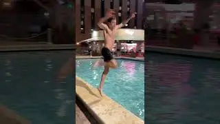 Разные способы попасть в бассейн
