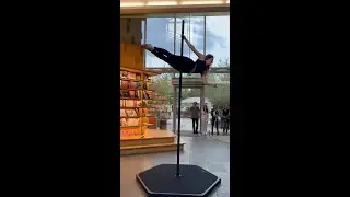 Démonstration de pole dance - Skyfall