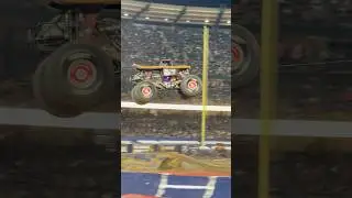 MONSTER JAM (WATCH TILL THE END) Wreck Deck Truck does CRAZY back flip, INSANE airtime, CRASH at end