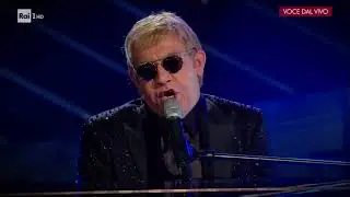 Piero Mazzocchetti è Elton John: 