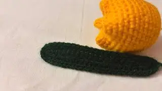 How made tulip leaf 🍃 #crochet #handmade 