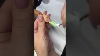 How to create 3D croc print using gel polish and acrylic powder