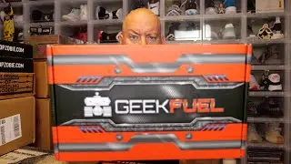 Opening the August 2021 SQUADS OF SUMMER DC Geek Fuel Mystery Box