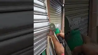 HOW TO REAPAIR ROLL UP DOOR??!! #trending #diy