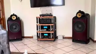 Powers Monoblocks McIntosh MC501. Speakers Bowers & Wilkins 801N.