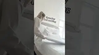 thursday bed making 🛏️😮&zwj;💨🫶🏼🫧 #stayathomemom #motivation #lifestyle #bedmaking #makeyourbed