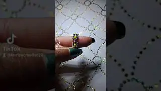 Bague en fleurs 🌸💍 #beading #perlerbeads #beads #bead #beadsjewelry #rings #creationbijoux #creative