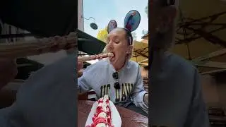 Сезонные чуррос &mdash; это моя страсть. А ещё пирожные на палочке такие милые 🥰
