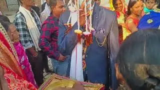 Dham par sadi hamlog Masti me lage hue hai 