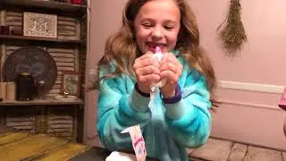 Doc McStuffins Toy Hospital Mini Surprise Bag, Pikmi Pops, Smooshy Mushy and Squeezamals
