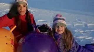 Маша и мама устроили челлендж на снегу. Masha and Mom arranged a challenge in the snow
