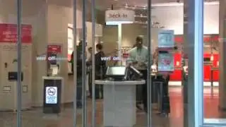 Mobile units helps Verizon beat