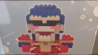 Merakit Lego bricks karakter one piece Franky