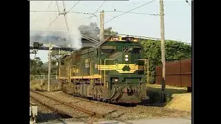 Australian G, X, T & EL class locomotives - Freight Australia -  late 2002.
