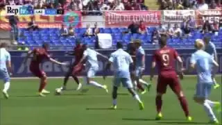 Roma-Lazio, la simulazione di Strootman: il rigore non c'&egrave;