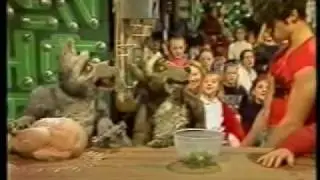 The Wolves - What's Up Doc - Take That help prepare Xmas lunch (with the boyband Take That)