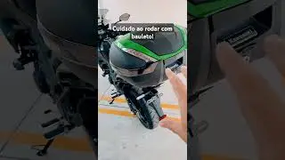 Cuidado ao rodar com bauleto na moto! #kawasaki #versys650
