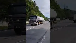 flammable tanker on the road #thehighway #truck #flammable #viralvideo #shorts