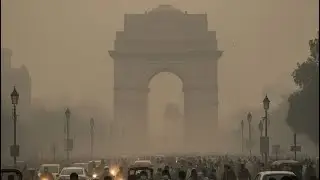 Delhi Gas Chamber 😷 | Air Pollution Turning Humans into Patients #delhipollution  #trending #shorts 