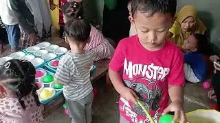 MENGUMPULKAN BOLA ANAK BALITA HEBOHH SEMUA