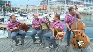 Schwyzerörgeli Quartett Signauergiele Gody Junior im Kindergarte