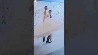 Dazzle Your Guests with a Jaw-Dropping Wedding Dance Lift