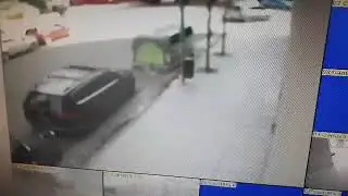 Ataque frustrado a veh&iacute;culo con cristales antiasalto.