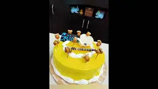 #shorts#Low budget Honey Bee theme🐝Birthday decoration.Homemade Honey bees With Atta flour On cake🎂🐝