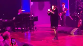 Concert de Mireille Mathieu à Lyon, Amphi 3000 - 15 novembre 2025, avec mon ami praguois Karel 