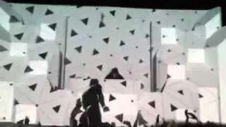 Skrillex introduces the Skrillex Cell @ Mothership Tour