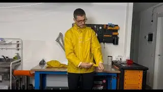 KUTOOK Men's Waterproof Rain Jacket with Detachable Hood Cycling Jacket Windproof Reflective
