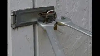 Open lock with 2 nut wrenches, extend force on wrenches free, lost key unlock locks